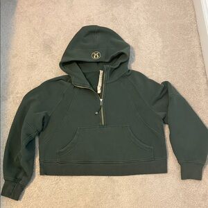 Lululemon M/L cropped hoodie